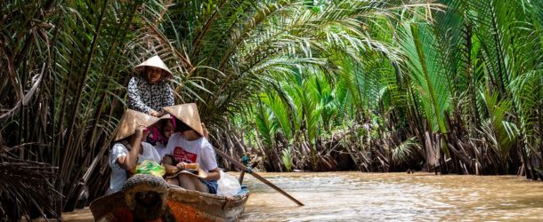 Family-travel-in-the-Mekong-Delta